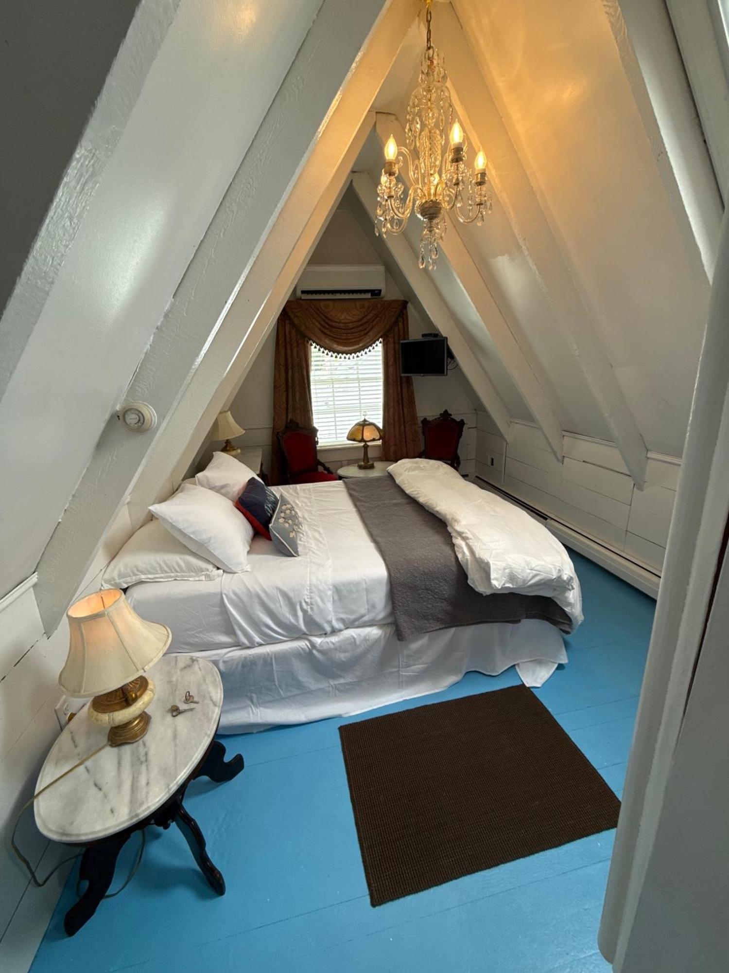 The Gaslamp Bed And Breakfast Provincetown Exterior foto